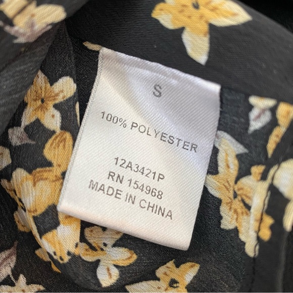 Black Floral Crop Top - Small - Picture 11 of 12